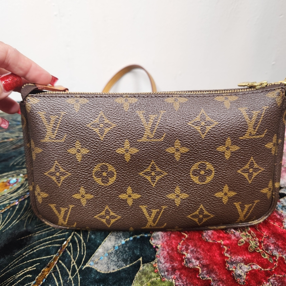 Louis Vuitton Pochette - Picture 2 of 14